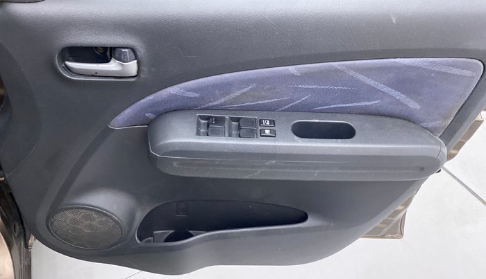 2011 Maruti Ritz VXI, Petrol, Manual, 86,217 km, Driver Side Door Panels Control