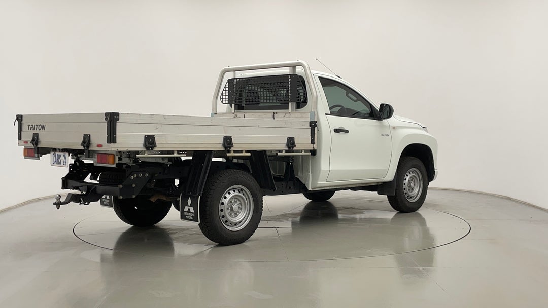 Right Back Diagonal (45- Degree) View