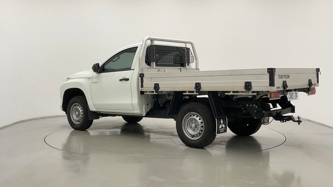 Left Back Diagonal (45- Degree) View