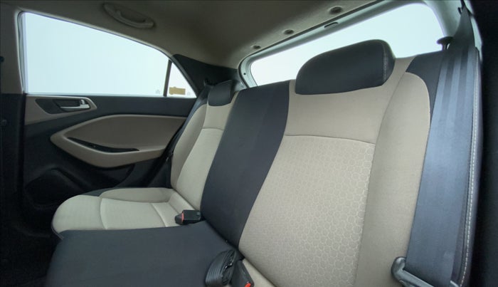 2014 Hyundai Elite i20 MAGNA 1.2, Petrol, Manual, 39,813 km, Right Side Rear Door Cabin