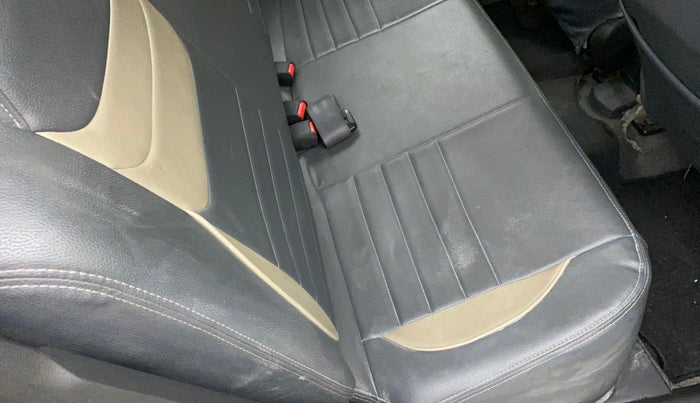 2015 Maruti Alto K10 LXI, CNG, Manual, 51,489 km, Second-row right seat - Cover slightly stained