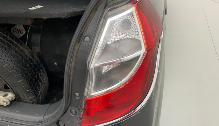 2015 Maruti Alto K10 LXI, CNG, Manual, 51,489 km, Right tail light - Minor damage