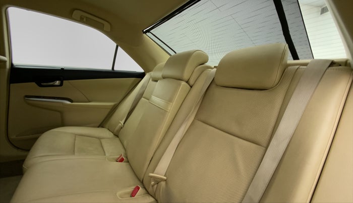 2015 Toyota Camry 2.5 AT, Petrol, Automatic, 90,405 km, Right Side Rear Door Cabin