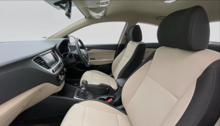 2017 Hyundai Verna 1.6 SX VTVT, Petrol, Manual, 23,775 km, Right Side Front Door Cabin