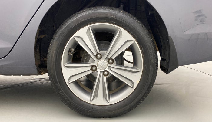 2017 Hyundai Verna 1.6 SX VTVT, Petrol, Manual, 23,775 km, Left Rear Wheel
