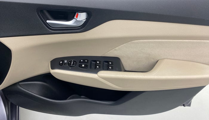 2017 Hyundai Verna 1.6 SX VTVT, Petrol, Manual, 23,775 km, Driver Side Door Panels Control