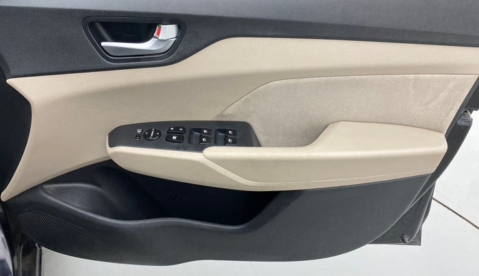 2018 Hyundai Verna 1.6 EX VTVT AT, Petrol, Automatic, 68,095 km, Driver Side Door Panels Control