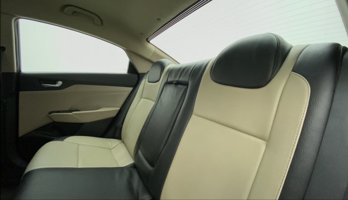 2018 Hyundai Verna 1.6 EX VTVT AT, Petrol, Automatic, 68,095 km, Right Side Rear Door Cabin