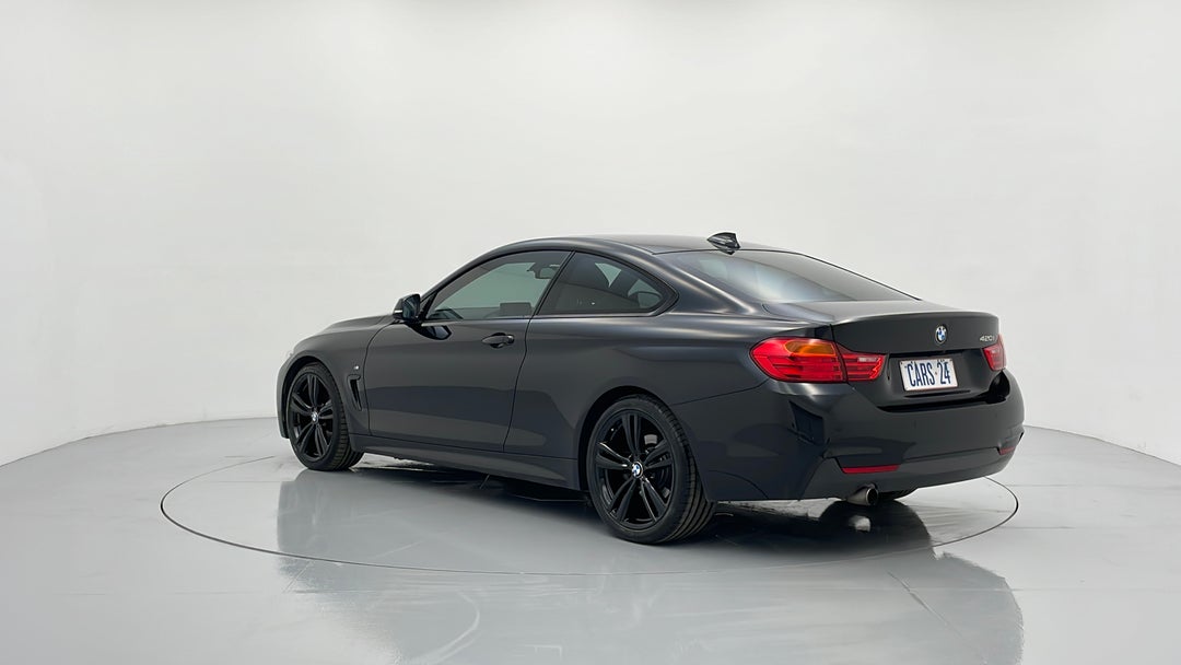 Left Back Diagonal (45- Degree) View