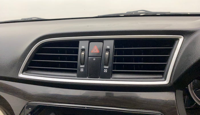 2016 Maruti Ciaz ZXI AT, Petrol, Automatic, 1,03,198 km, AC Unit - Front vent has minor damage