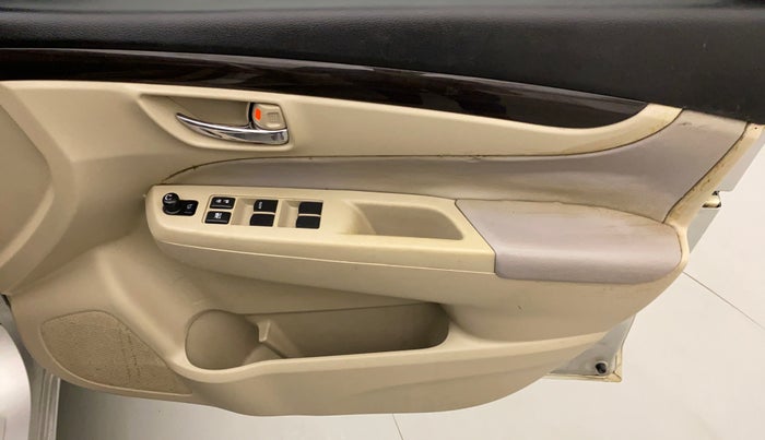 2016 Maruti Ciaz ZXI AT, Petrol, Automatic, 1,03,093 km, Driver Side Door Panels Control