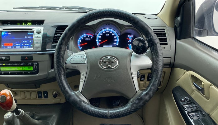 2012 Toyota Fortuner 3.0 MT 4X4, Diesel, Manual, 1,47,757 km, Steering Wheel Close Up