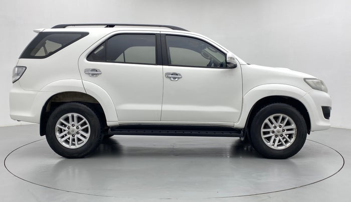 2012 Toyota Fortuner 3.0 MT 4X4, Diesel, Manual, 1,47,757 km, Right Side