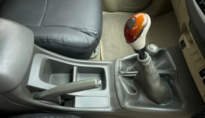 2012 Toyota Fortuner 3.0 MT 4X4, Diesel, Manual, 1,47,757 km, Gear Lever
