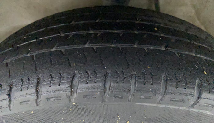 2016 Maruti Alto K10 VXI P, Petrol, Manual, 57,110 km, Left Front Tyre Tread