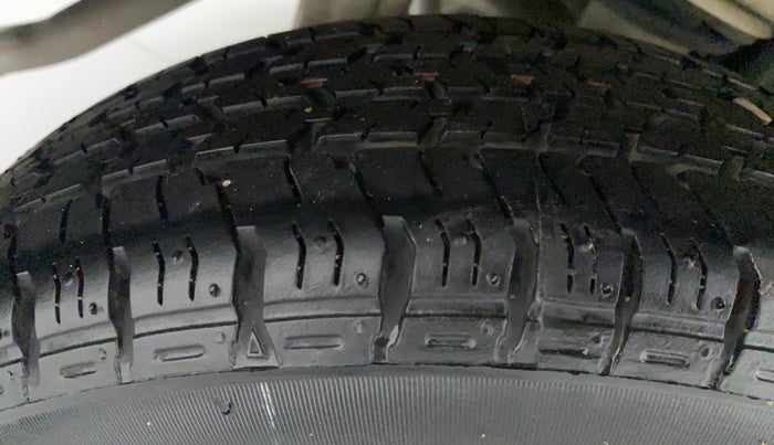 2016 Maruti Alto K10 VXI P, Petrol, Manual, 57,110 km, Right Rear Tyre Tread