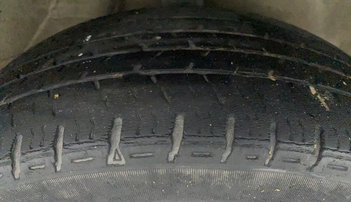 2016 Maruti Alto K10 VXI P, Petrol, Manual, 57,110 km, Right Front Tyre Tread