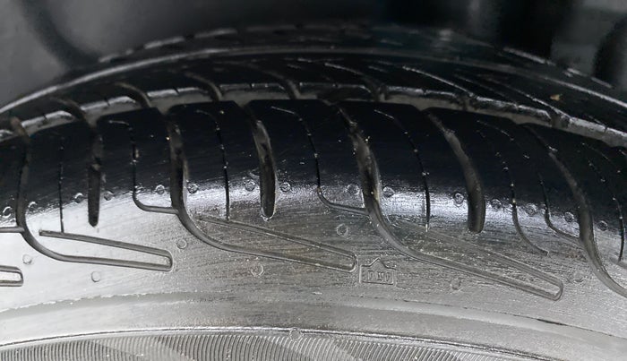 2014 Maruti Swift Dzire VXI, Petrol, Manual, 12,464 km, Left Rear Tyre Tread