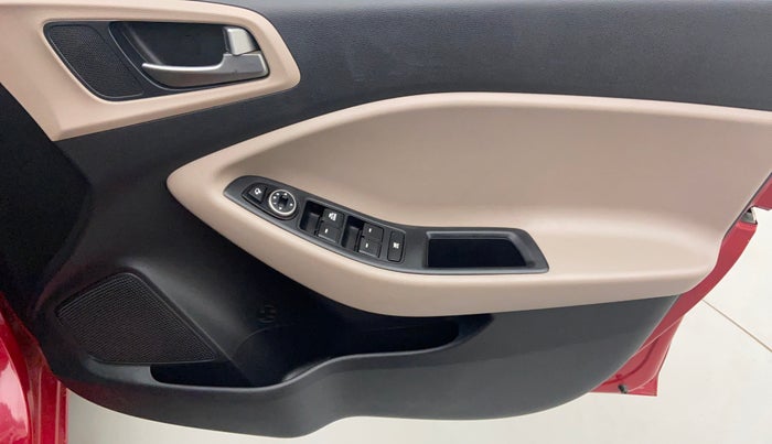 2016 Hyundai Elite i20 SPORTZ 1.2, Petrol, Manual, 38,352 km, Driver Side Door Panels Control
