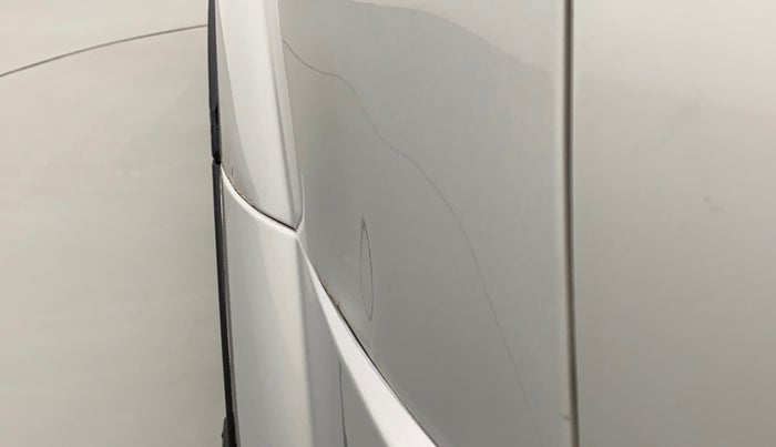 2018 Mahindra XUV500 W7, Diesel, Manual, 18,486 km, Left quarter panel - Slightly dented