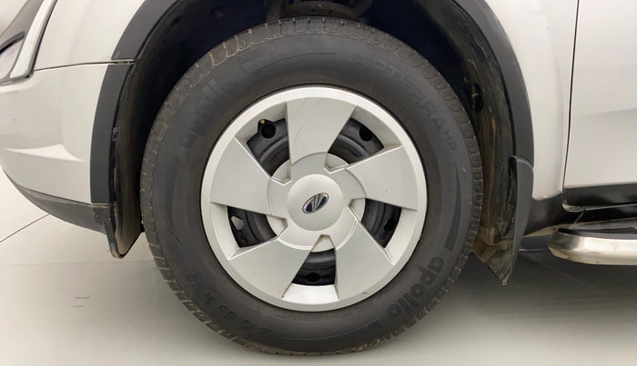 2018 Mahindra XUV500 W7, Diesel, Manual, 18,486 km, Left Front Wheel