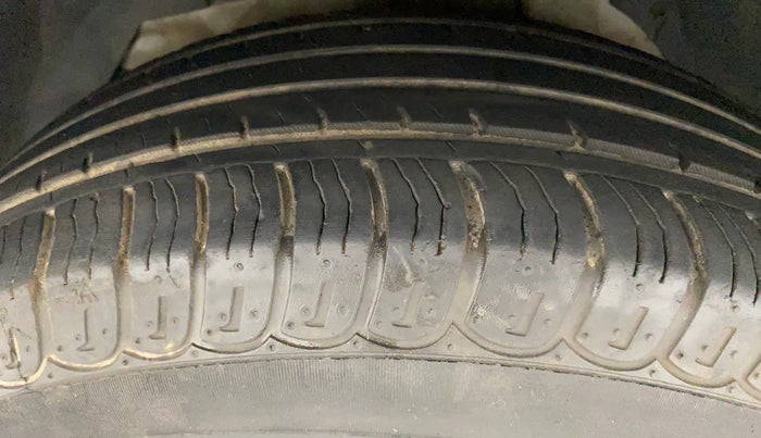 2018 Mahindra XUV500 W7, Diesel, Manual, 18,486 km, Left Front Tyre Tread