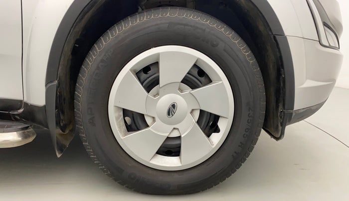 2018 Mahindra XUV500 W7, Diesel, Manual, 18,486 km, Right Front Wheel