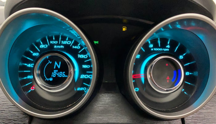 2018 Mahindra XUV500 W7, Diesel, Manual, 18,486 km, Odometer Image
