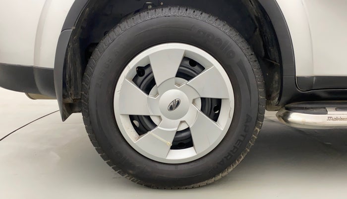 2018 Mahindra XUV500 W7, Diesel, Manual, 18,486 km, Right Rear Wheel
