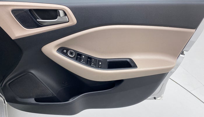 2016 Hyundai Elite i20 ASTA 1.2 (O), Petrol, Manual, 17,551 km, Driver Side Door Panels Control