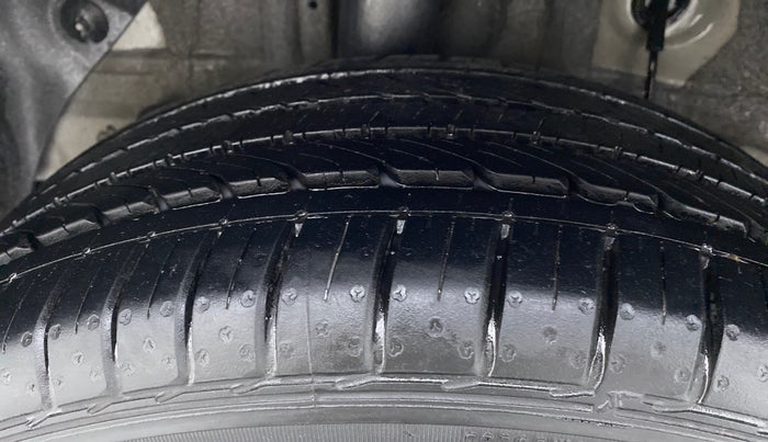 2016 Hyundai Elite i20 ASTA 1.2 (O), Petrol, Manual, 17,551 km, Right Rear Tyre Tread