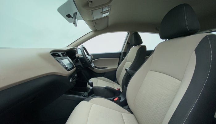 2016 Hyundai Elite i20 ASTA 1.2 (O), Petrol, Manual, 17,551 km, Right Side Front Door Cabin