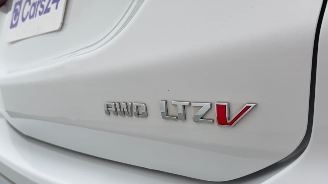 Badge (Boot Right Side)