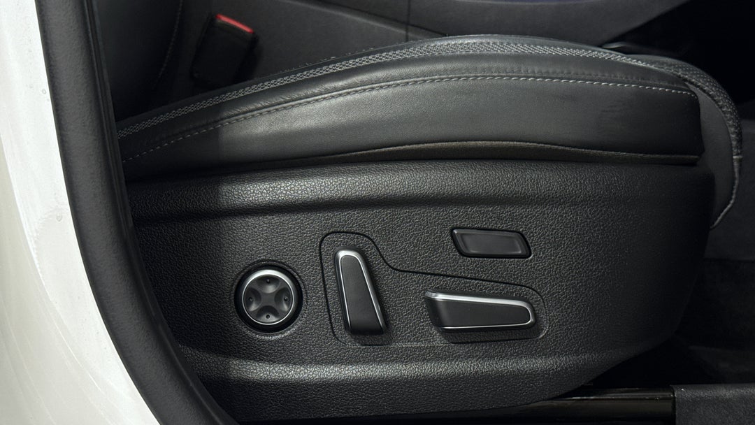 2023 Hyundai Santa Fe Highlander Crdi (AWD), Automatic, 38268 km, Drivers Side Adjustment Panel