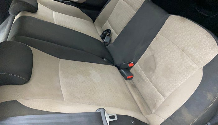2016 Hyundai Elite i20 ASTA 1.2 (O), Petrol, Manual, 72,362 km, Second-row right seat - Cover slightly stained