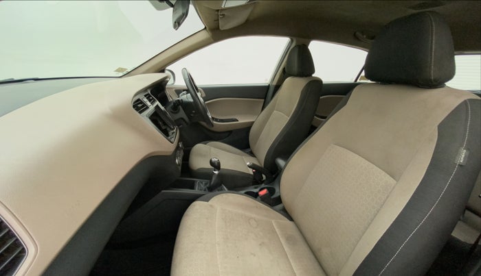 2016 Hyundai Elite i20 ASTA 1.2 (O), Petrol, Manual, 72,362 km, Right Side Front Door Cabin