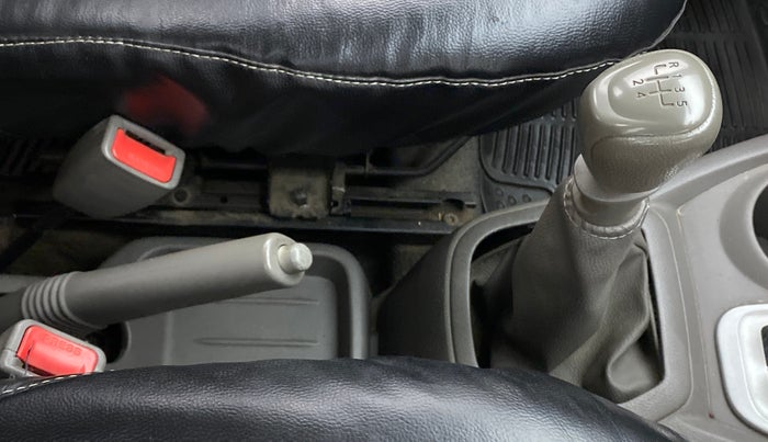 2016 Datsun Redi Go T (O), Petrol, Manual, 70,104 km, Gear Lever