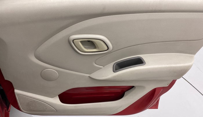 2016 Datsun Redi Go T (O), Petrol, Manual, 70,104 km, Driver Side Door Panels Control