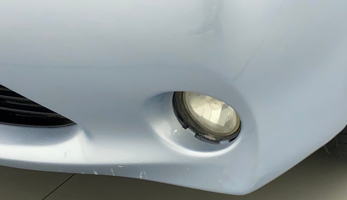 2011 Toyota Etios V, Petrol, Manual, 69,350 km, Left fog light - Not fixed properly