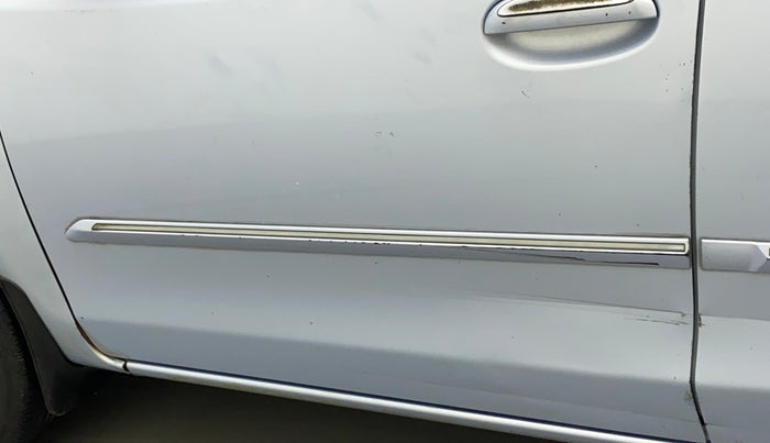 2011 Toyota Etios V, Petrol, Manual, 69,350 km, Front passenger door - Minor scratches