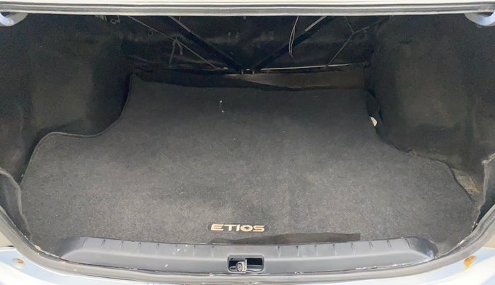 2011 Toyota Etios V, Petrol, Manual, 69,350 km, Boot Inside