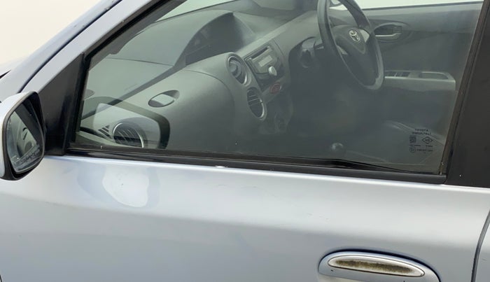 2011 Toyota Etios V, Petrol, Manual, 69,350 km, Front passenger door - Weather strip has minor damage