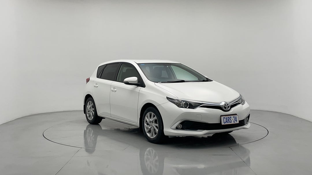 2016 Toyota Corolla Ascent Sport, Manual, 112165 km, Right Front Diagonal (45- Degree) View