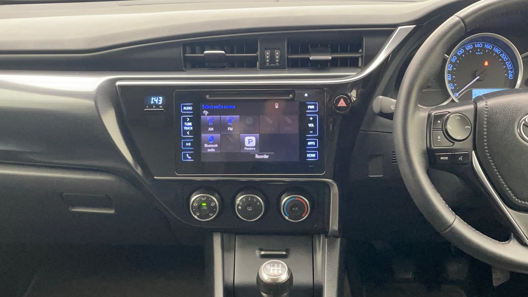 2016 Toyota Corolla Ascent Sport, Manual, 112165 km, Center Console