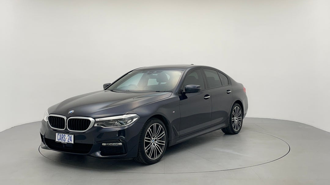 2017 BMW 5 30i M Sport, Automatic, 157603 km, Left Front Diagonal (45- Degree) View