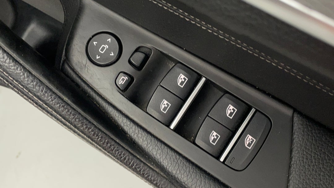 2017 BMW 5 30i M Sport, Automatic, 157603 km, Drivers Side Door Panel Controls