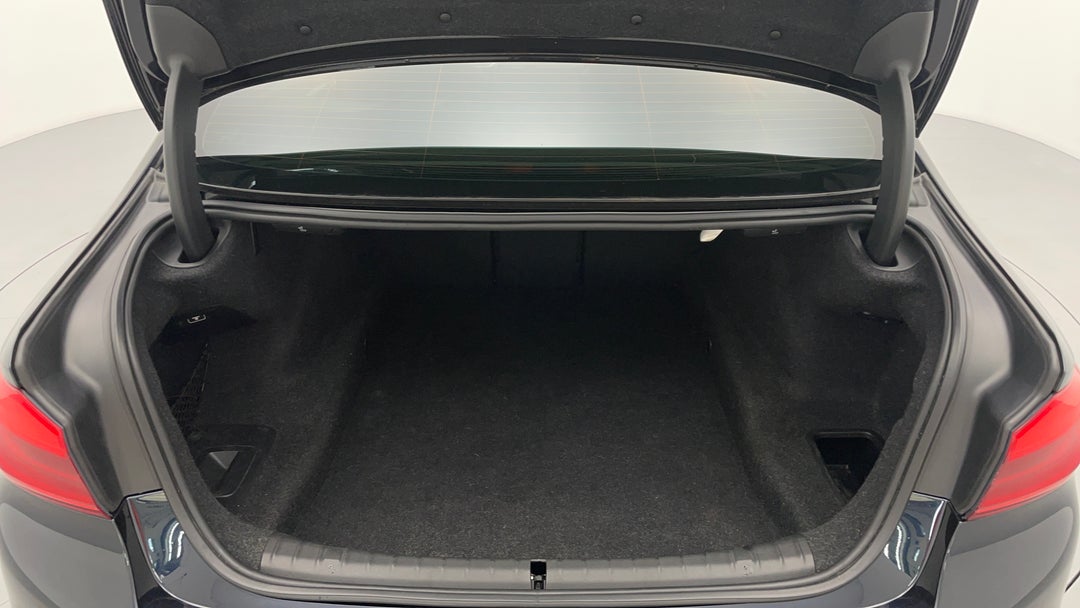 2017 BMW 5 30i M Sport, Automatic, 157603 km, Boot Inside View