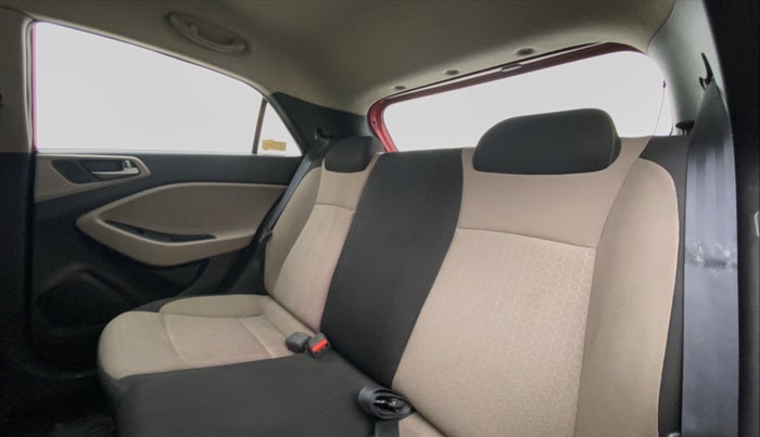 2014 Hyundai Elite i20 SPORTZ (O) 1.2, Petrol, Manual, 82,377 km, Right Side Rear Door Cabin