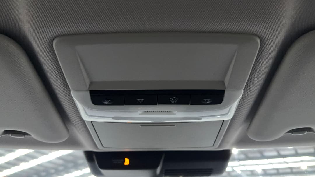 On-Roof Controls/Sunglass holder