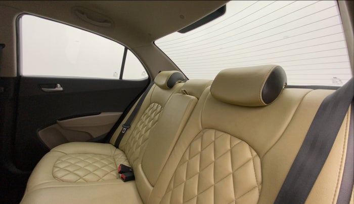 2014 Hyundai Xcent S (O) 1.2, Petrol, Manual, 46,742 km, Right Side Rear Door Cabin